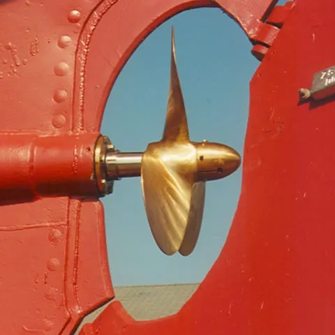 New boat propeller and shaft system